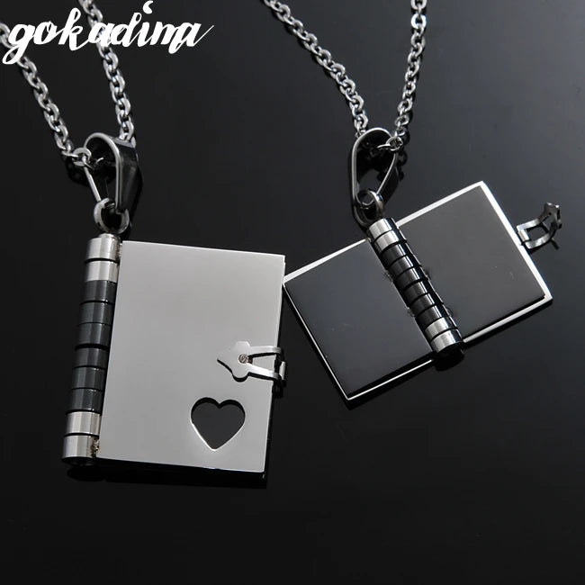 2021, Pendentifs de livre « Lettre d'amour » COLLIERS DE COUPLE, Bijoux coréens en acier inoxydable pour amoureux Cadeau de Noël Hommes Femmes Vente en gros WP264