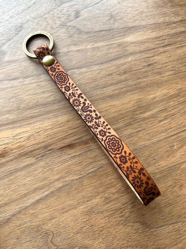 Bracelet en cuir fin de style vintage en gros