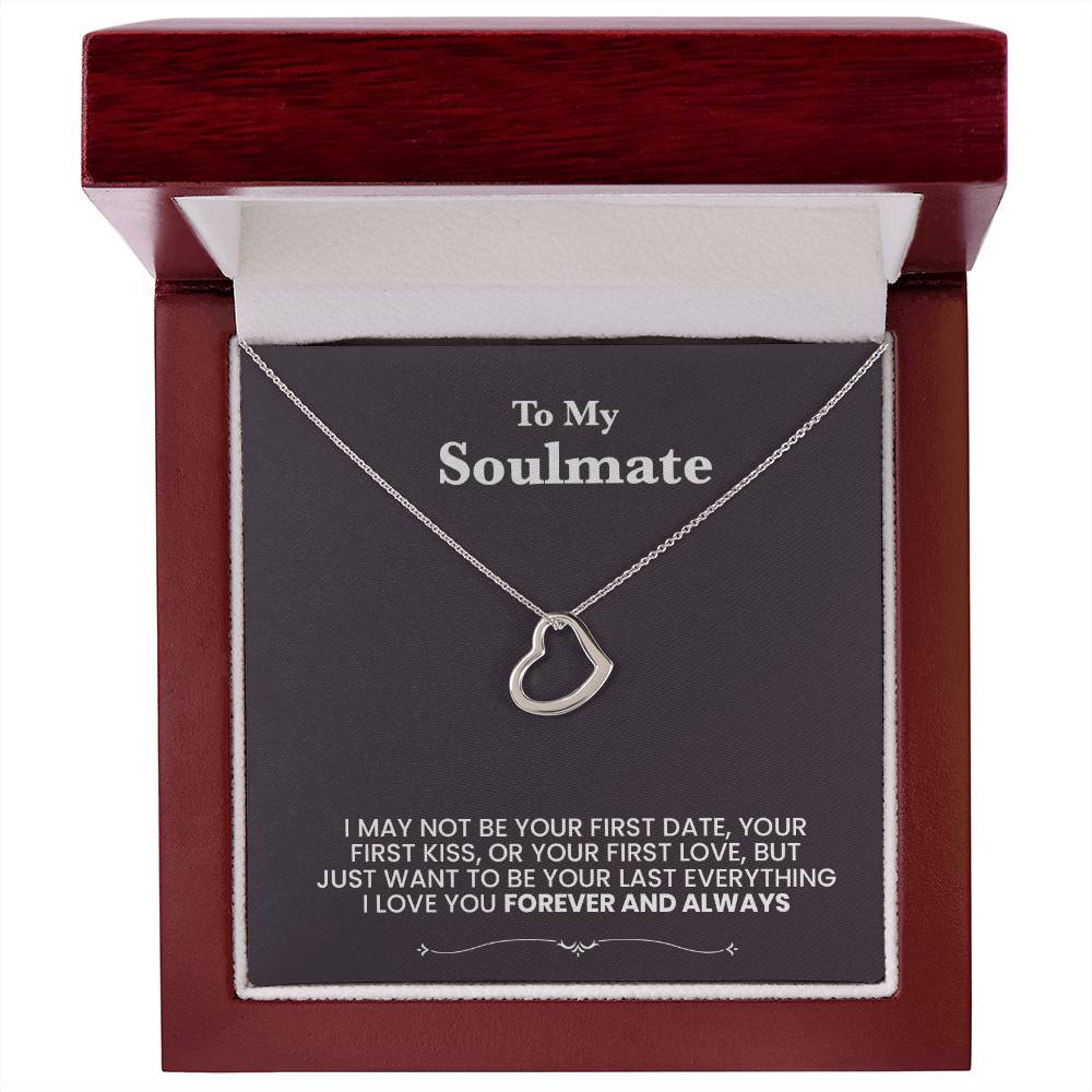 Un collier coeur pour mon âme sœur - beau message sur fond noir