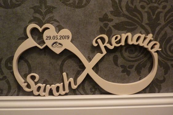 Cadeaux de date avec initiales d'amour infini