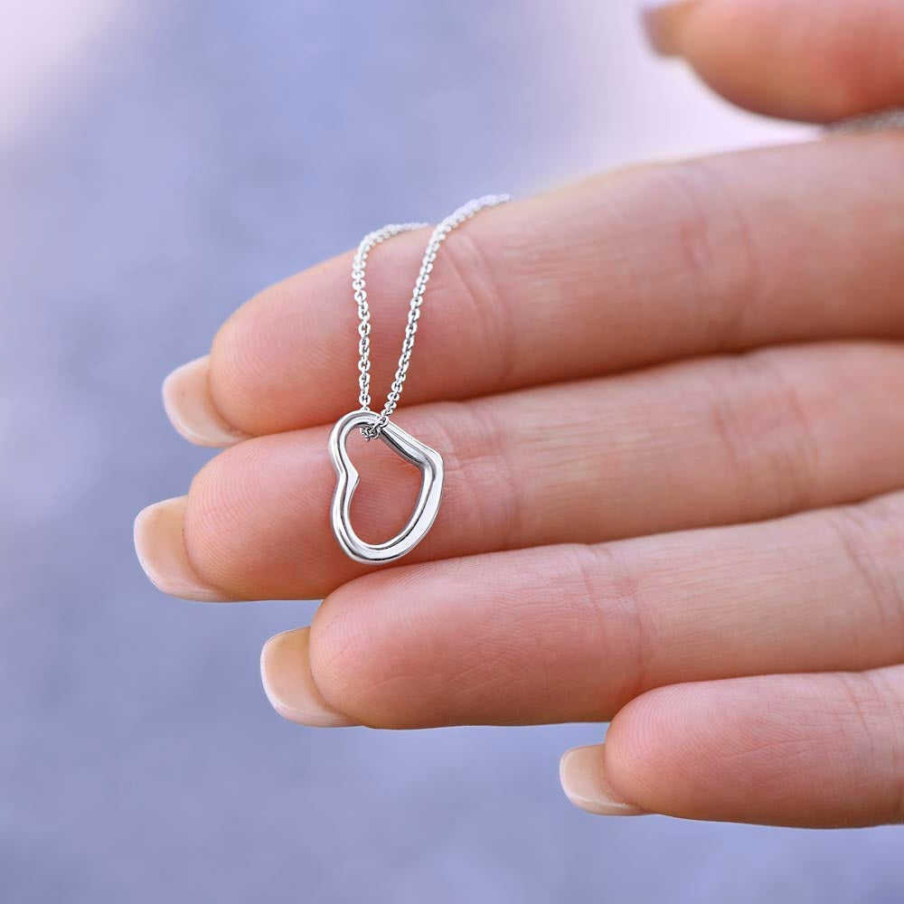 Un collier coeur pour mon âme sœur - beau message sur fond noir